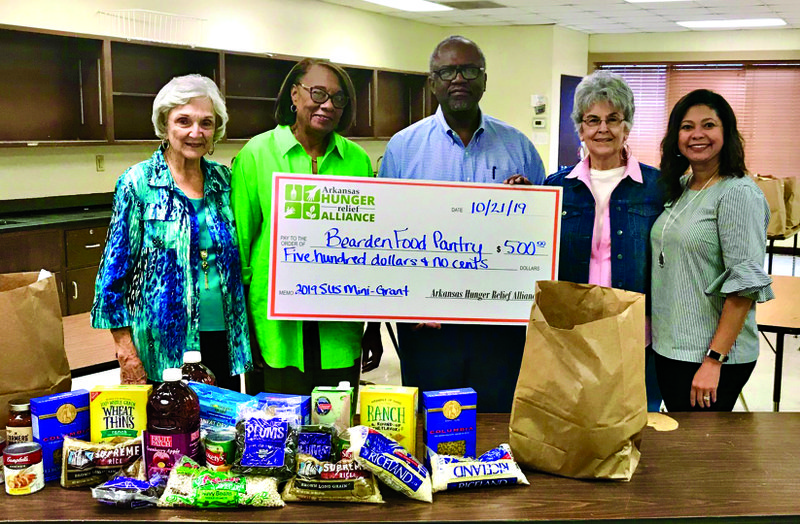 Arkansas Hunger Relief Alliance Gives 500 To Food Pantry Church