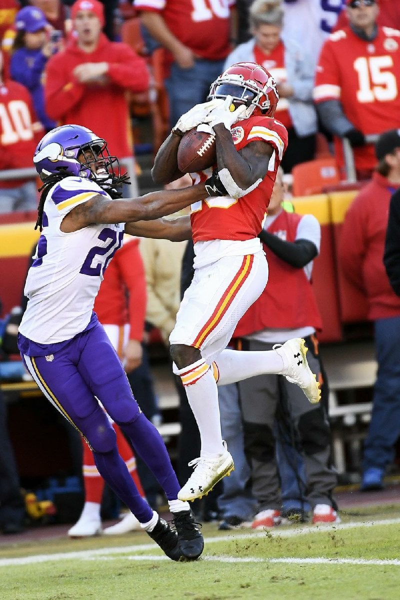 Bonkers for Butker: Chiefs celebrate last-second field goal