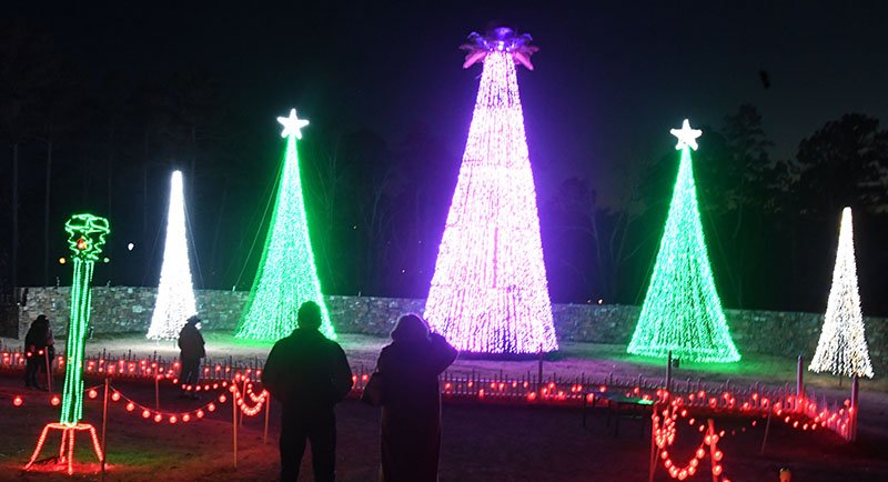 Arkansas Lights Display S Reindeer Draw A Crowd