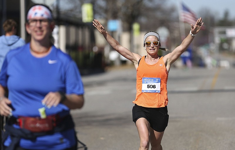 HOGEYE MARATHON Gillette, Erickson claim Hogeye Marathon championships