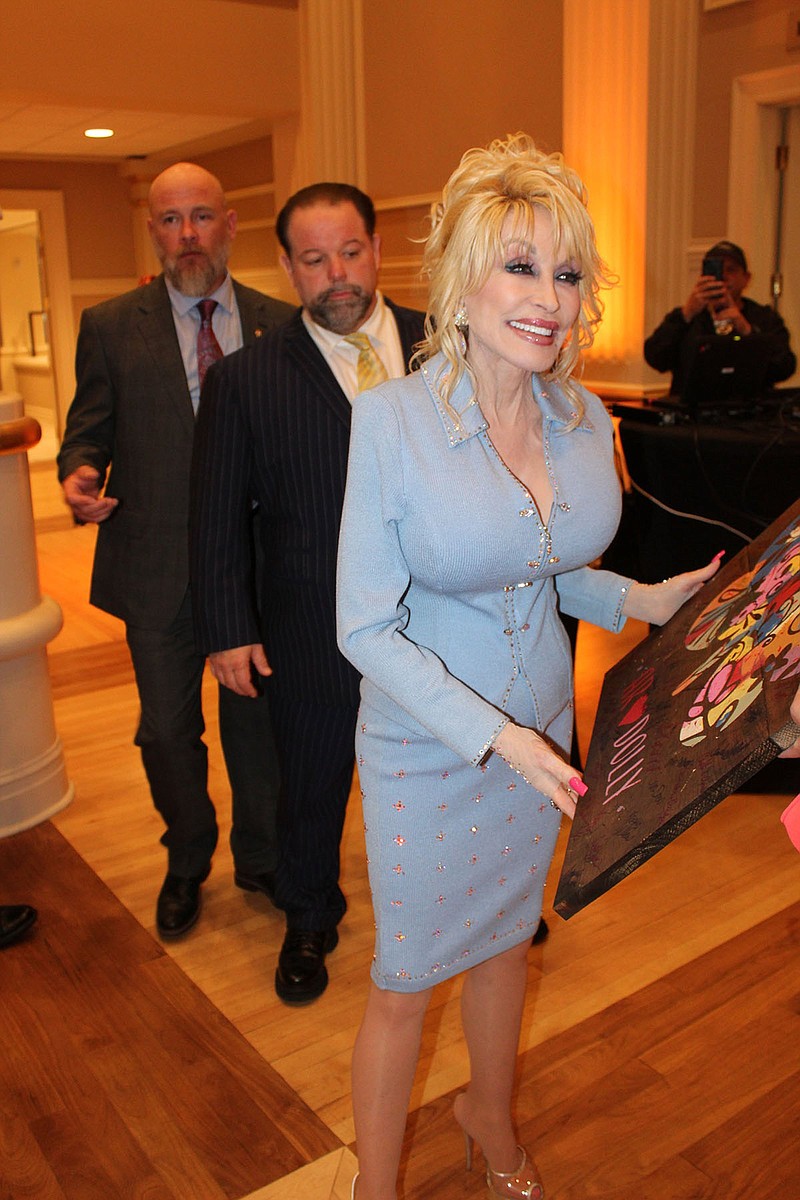 A Book A Month Dolly Parton Lauded For Her Arkansas Imagination Library Nonprofit 3089