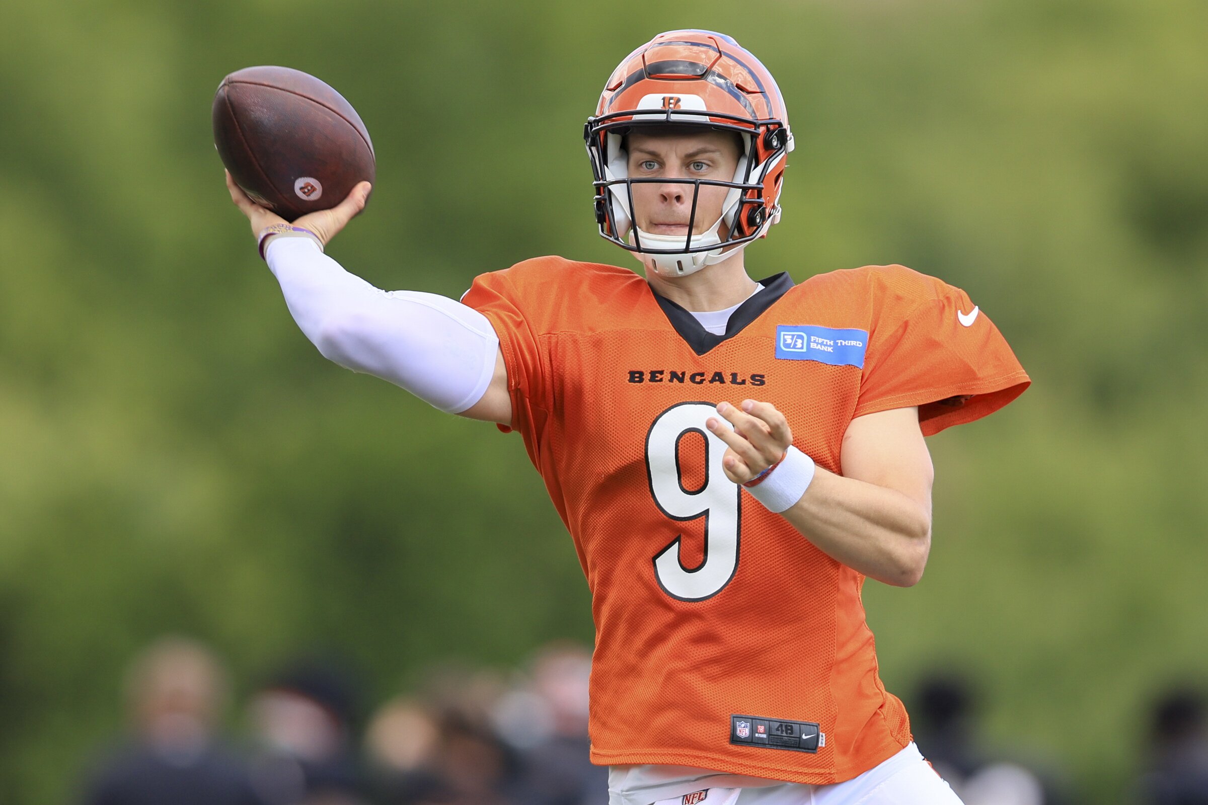 Bengals quarterback Joe Burrow back at practice for the first time