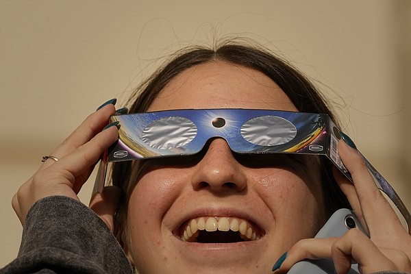 Memphis-area company making solar eclipse viewing glasses | Chattanooga Times Free Press - Vimarsana News