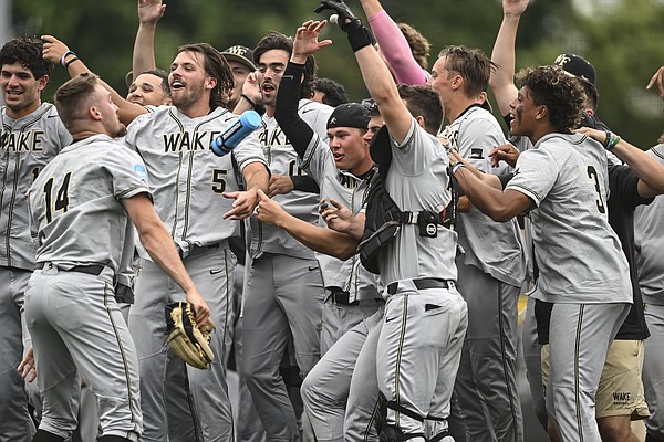 Breaking down the teams playing for national championship at College World Series