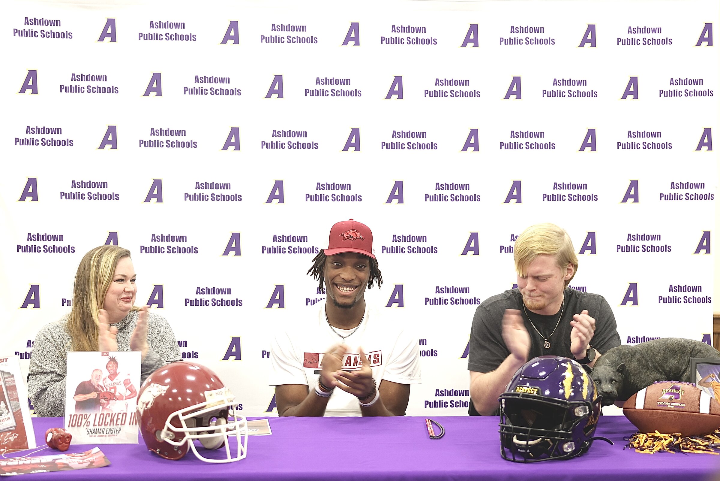Humble new Hog: 4-star TE Easter praised for humility - Vimarsana News