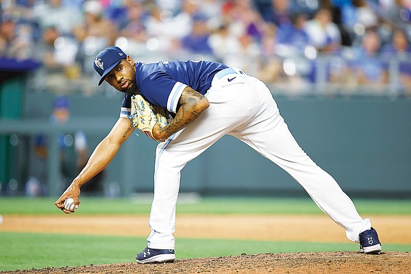 Royals' Cuas among players acquired by Cubs - Vimarsana News