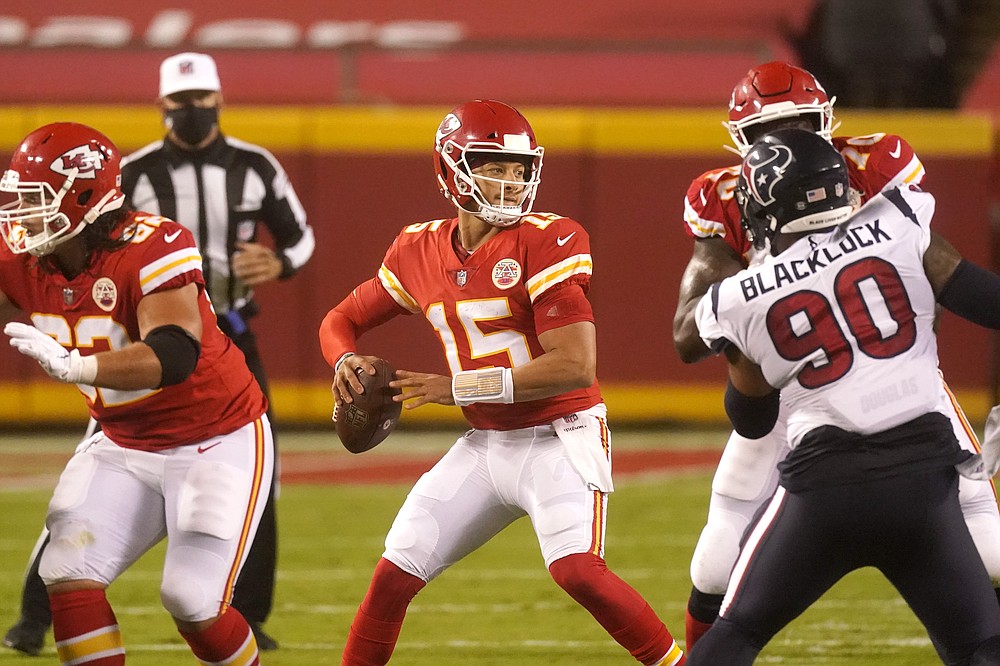 NFL SEASON OPENER: Mahomes tosses 3 TDs as Chiefs roll