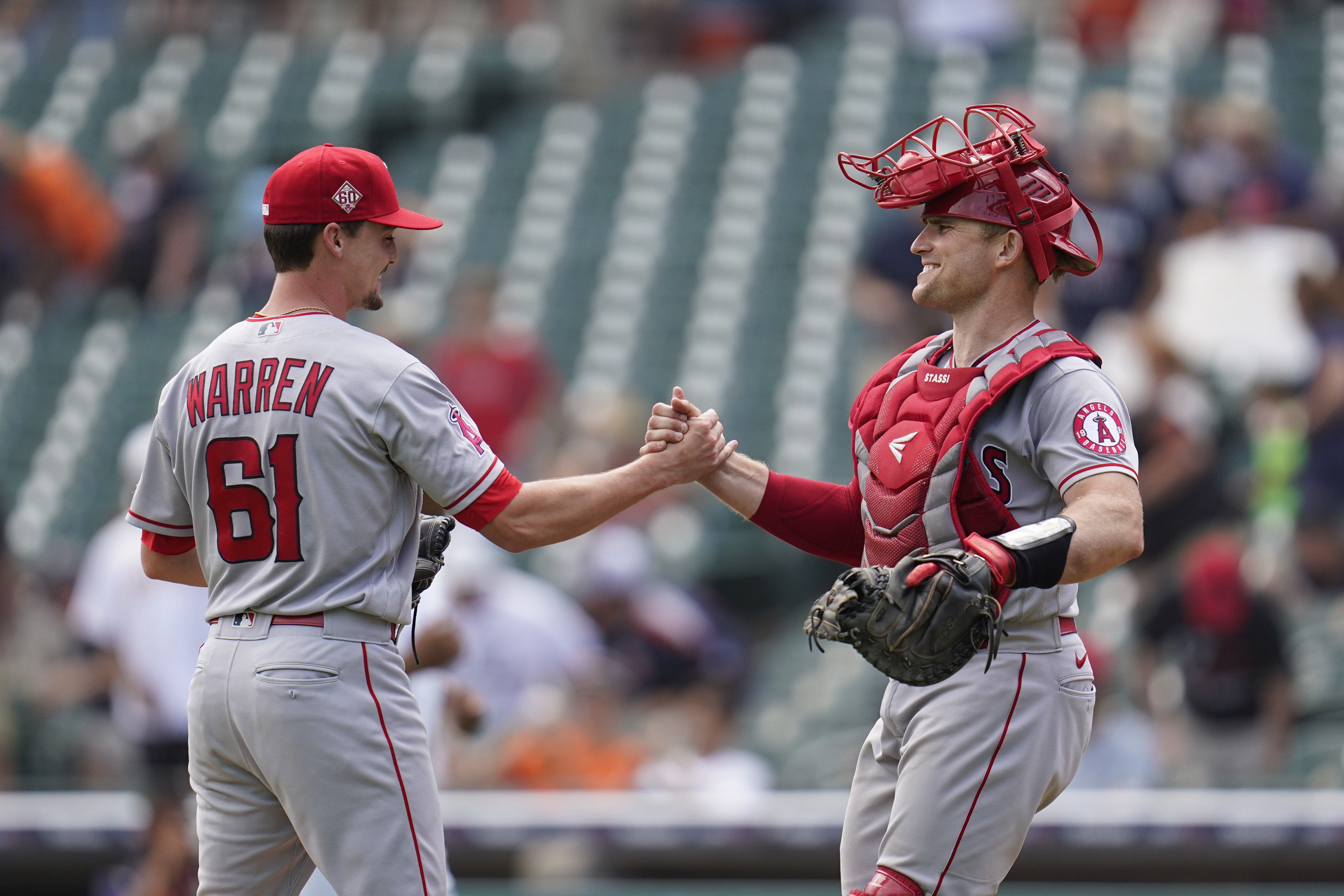 Tigers rally in 9th, 10th to beat White Sox