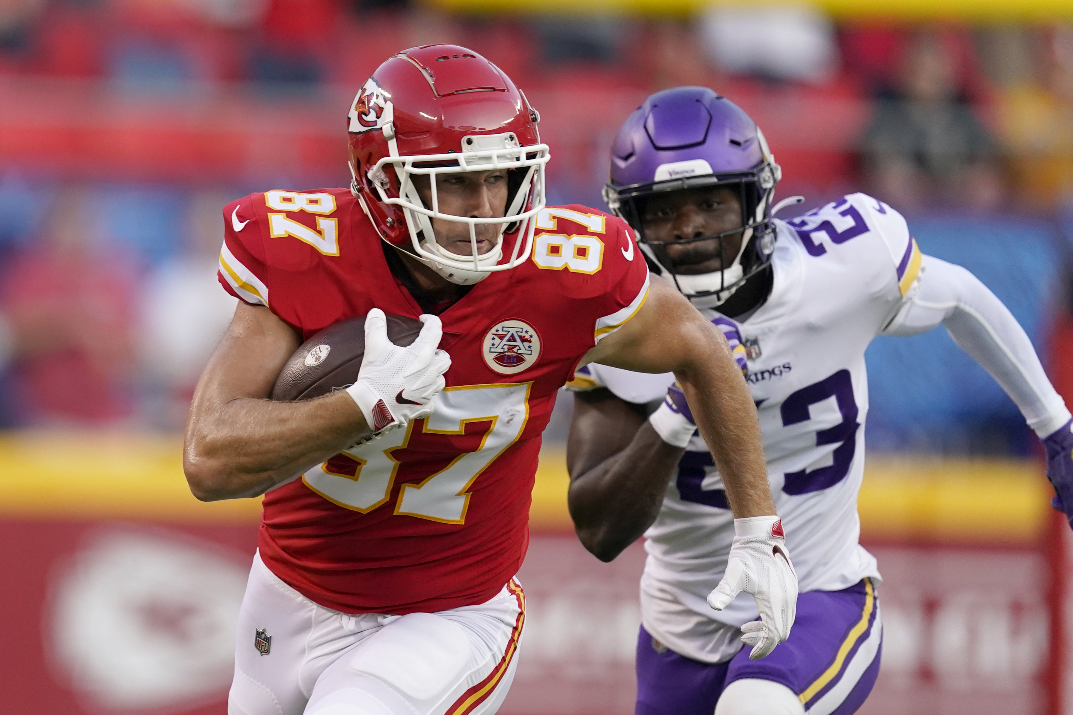 Kansas City Chiefs tight end Noah Gray (83) catches a pass during