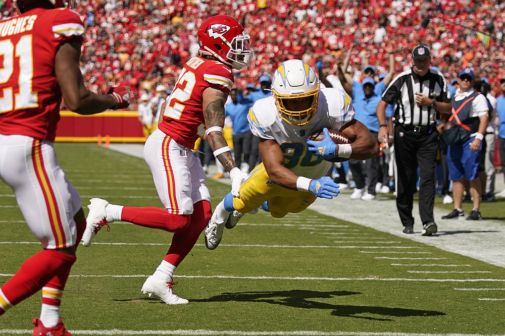 Chargers gamble, drive back Chiefs