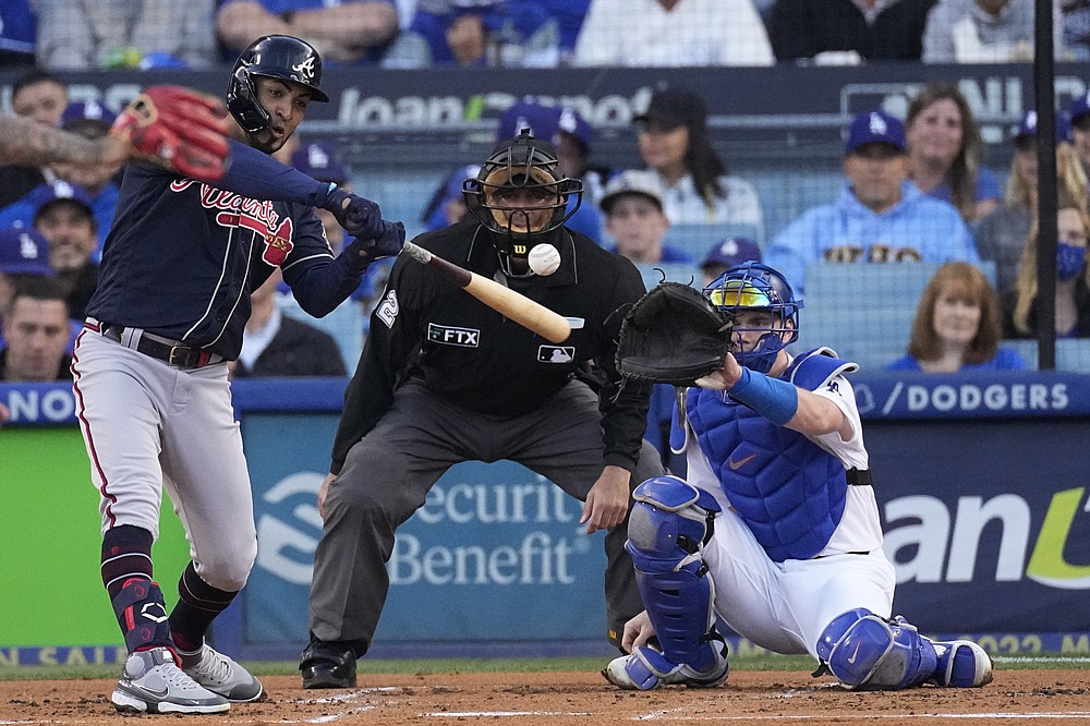 Eddie Rosario belts two homers to lead Braves past Dodgers