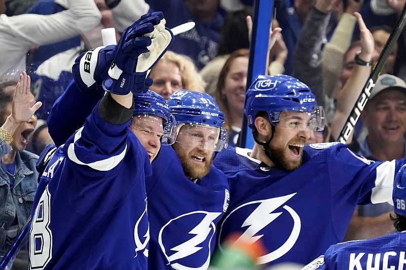 NHL: Stamkos leads Tampa Bay as it lights up former goalie in 6-1 win