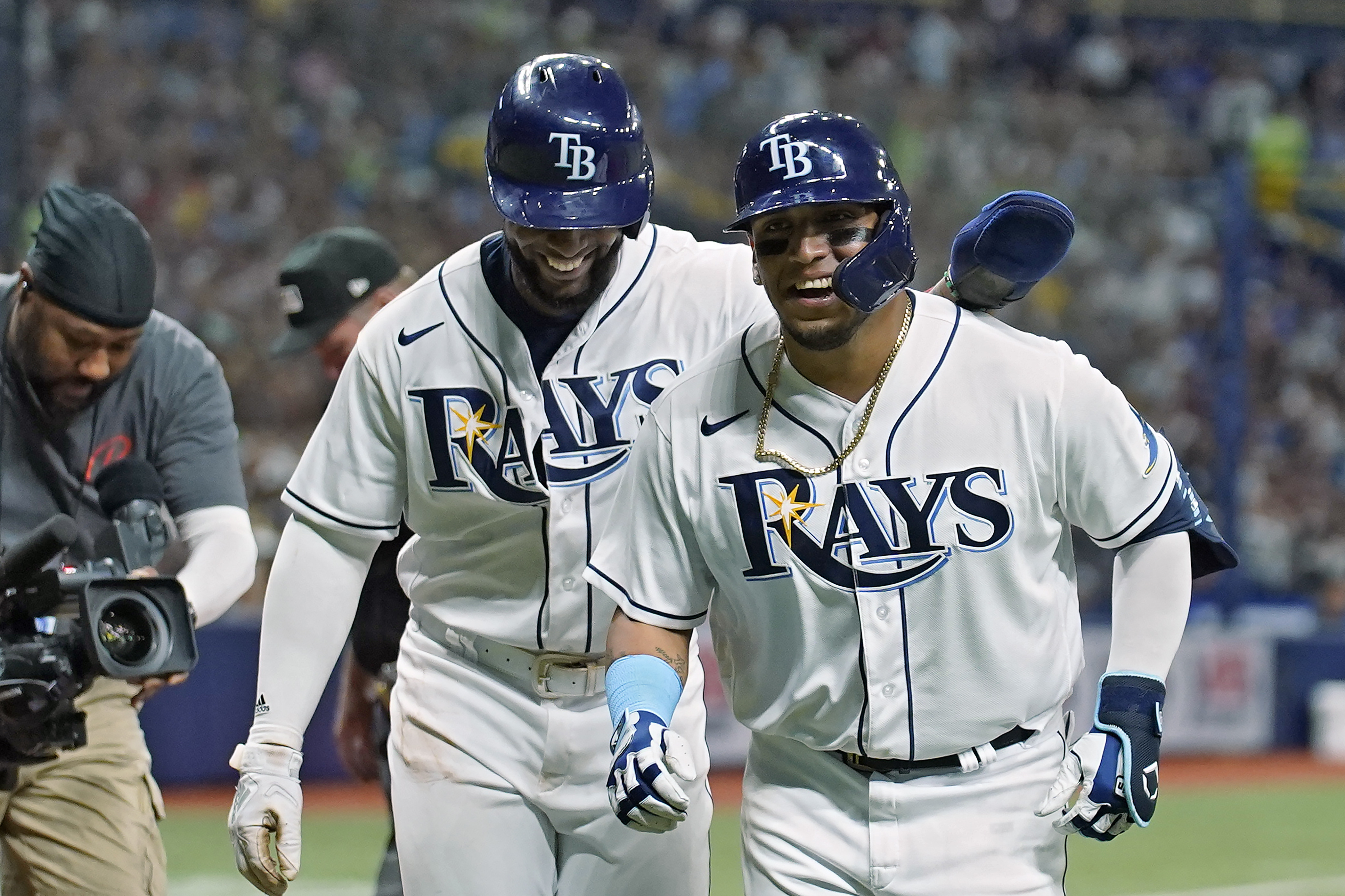 Yandy Díaz drives in go-ahead run in win over Yankees