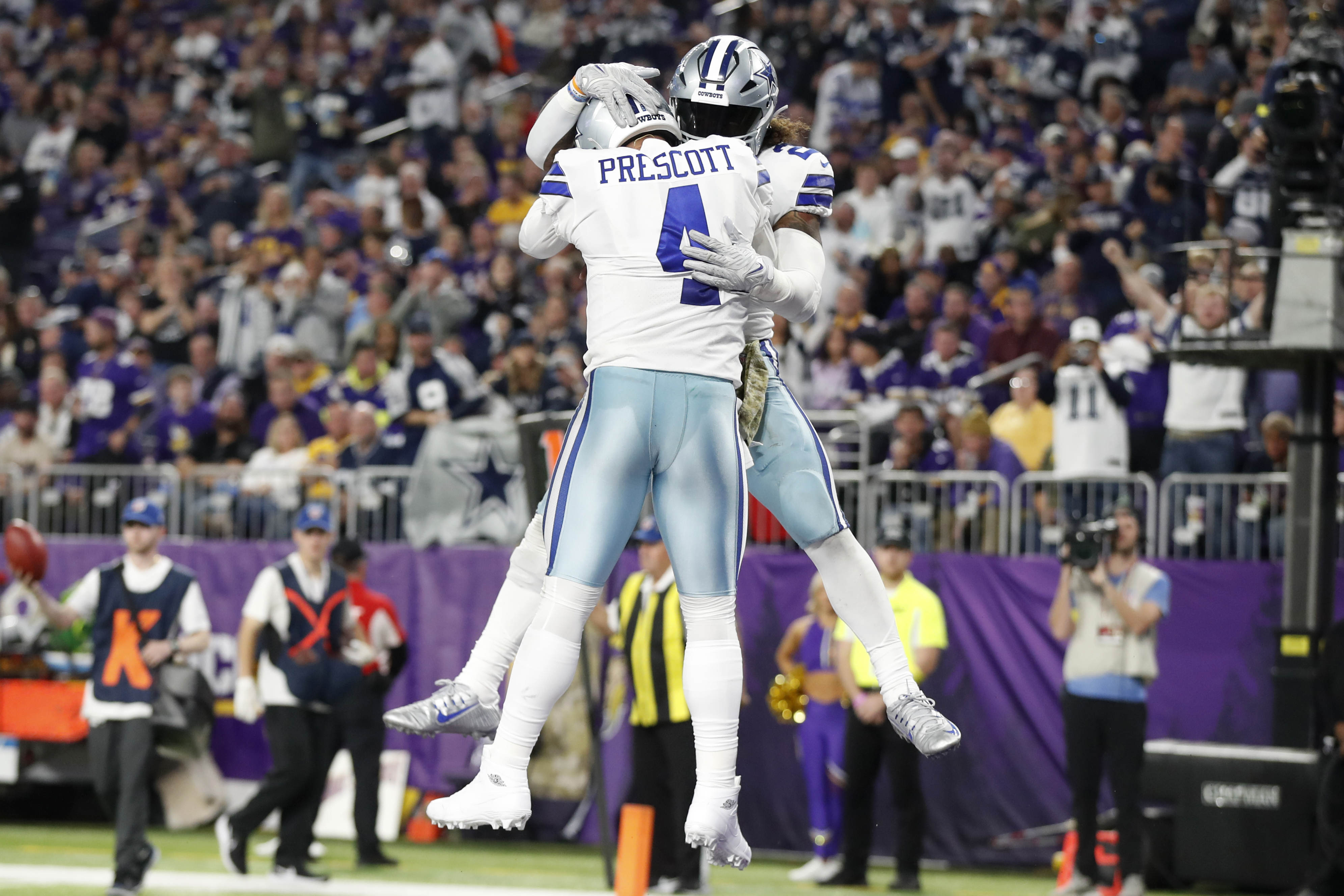 Snow at a Cowboys Thanksgiving game? It's happened before