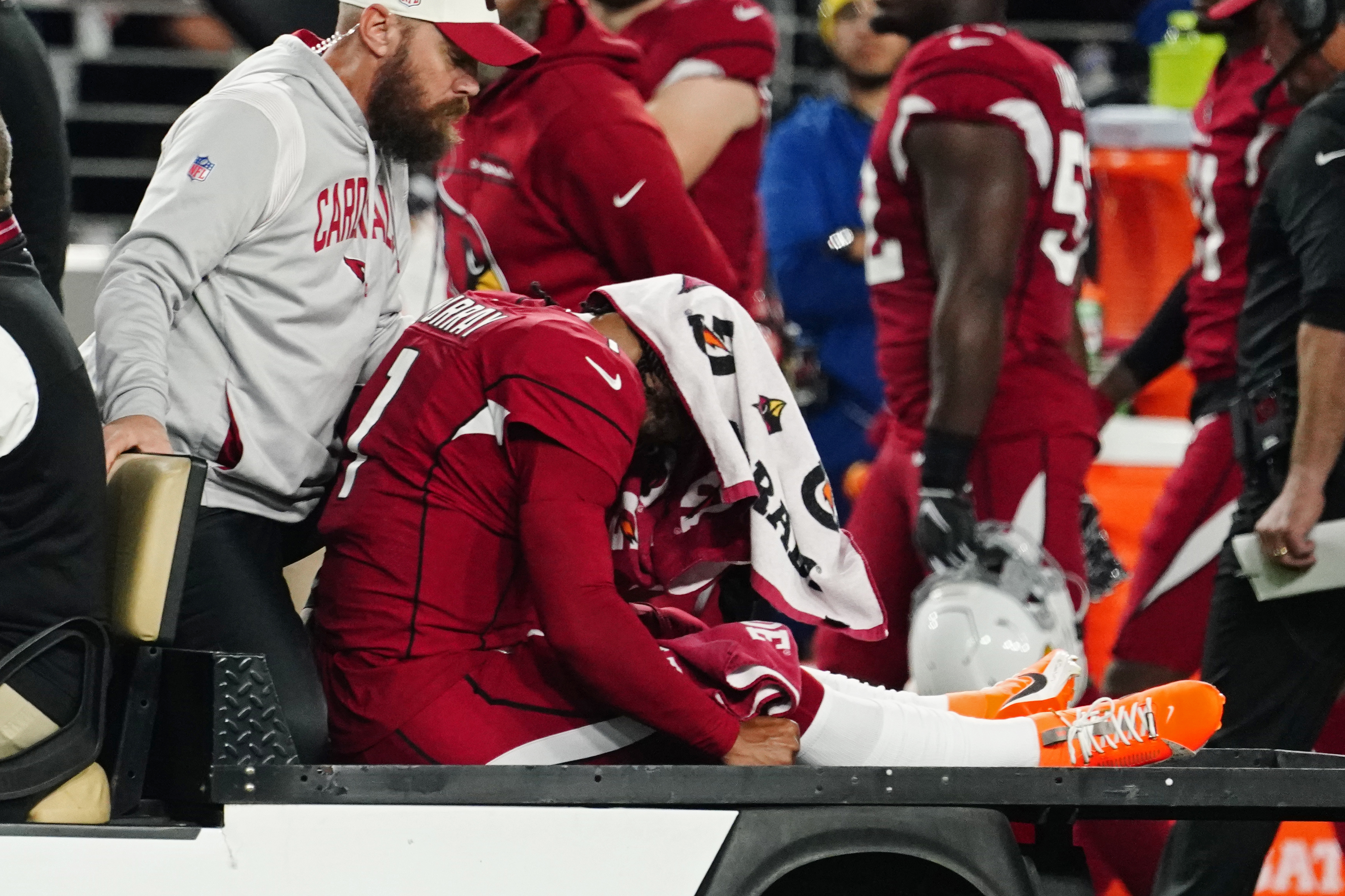 Cardinals lose Murray to injury, fall to Patriots 27-13 on Monday Night  Football