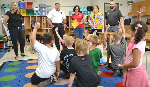 Lions Club gives books on fire safety to first-graders in Pea Ridge - Vimarsana News