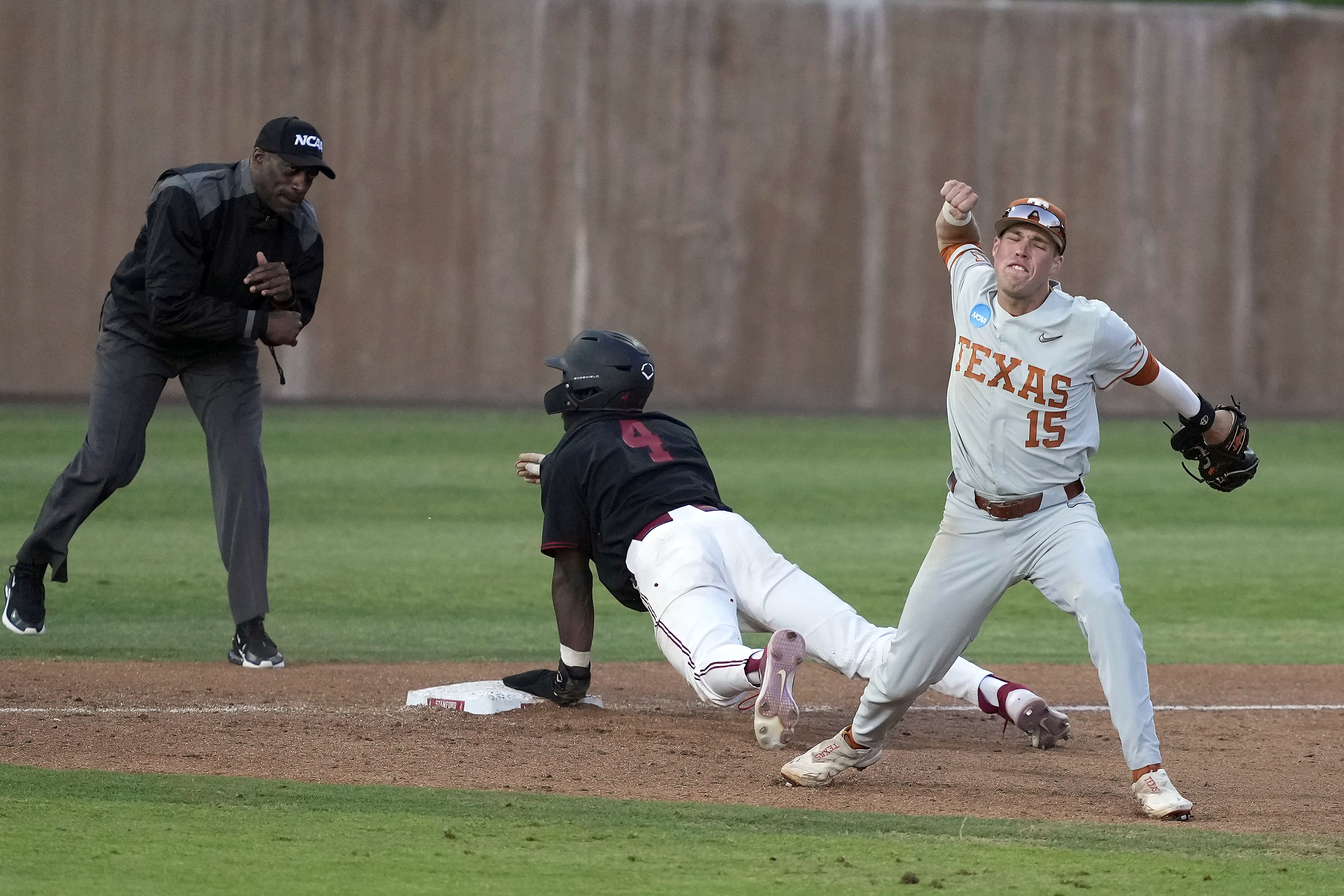 Texas baseball never rebuilds, just refocuses its NCAA winning ways