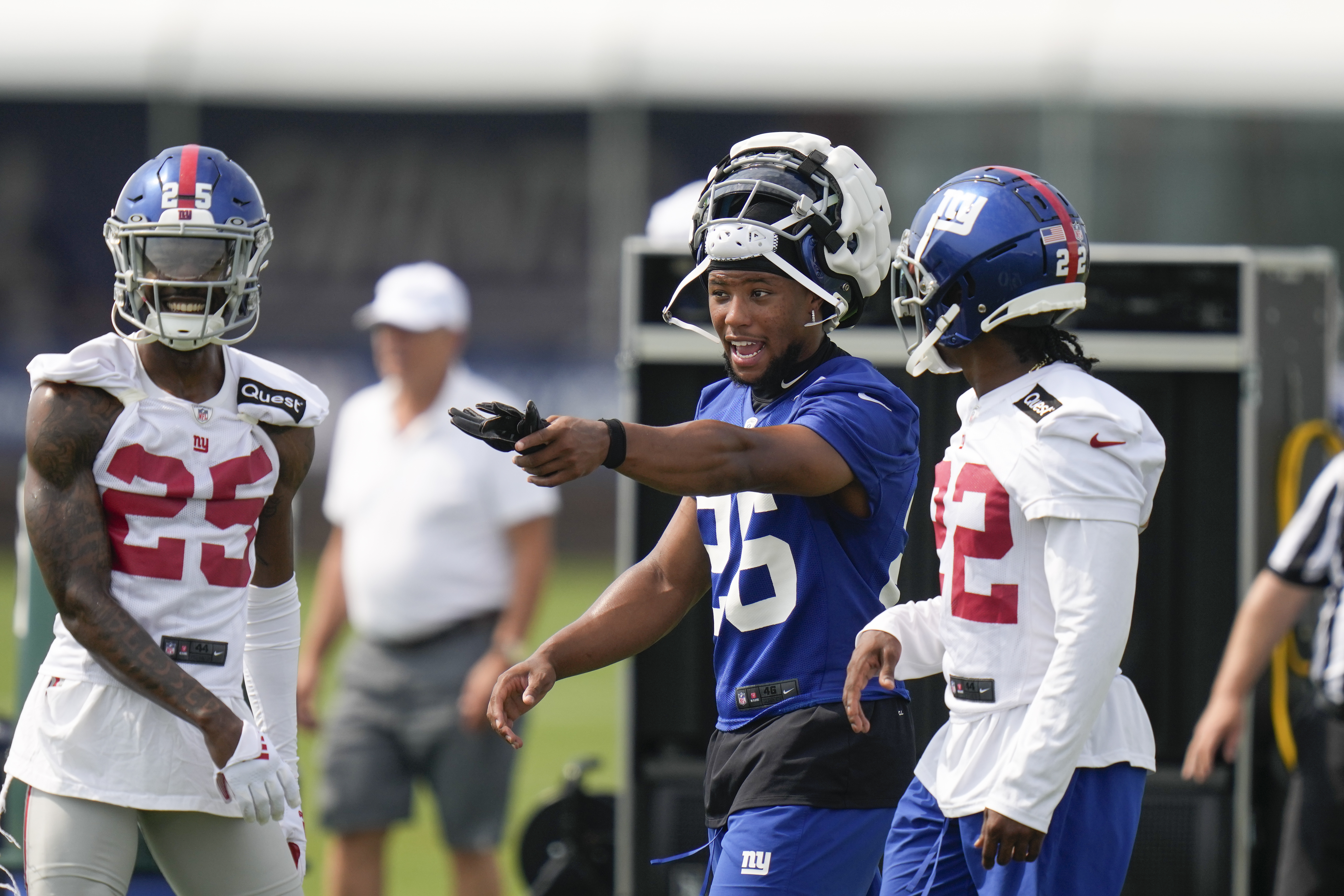 Steelers' Najee Harris sounds off on Saquon Barkley's 'unfair' deal